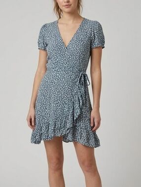 Billabong Blue Floral Wrap Mini Dress Size 8 (Medium)